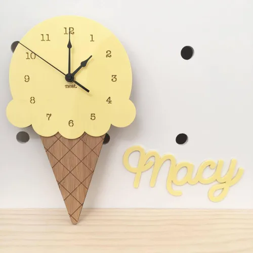 Vista 3 de AkoMatial Reloj de pared silencioso con forma de helado de madera, sala de estar, oficina, decoración de dormitorio para niños
