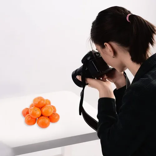 Vista 9 de DaKuan 12 naranjas falsas, naranja de plástico simulado, naranjas artificiales, bandeja decorativa de frutas, utilizadas para decoración de muebles