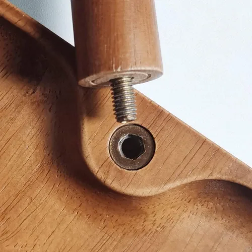 Vista 4 de Cuenco de madera personalizado para llaves para mesa de entrada, organizador de bandeja de valet de madera grabada personalizada con 3 estantes