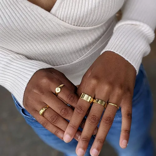 Vista 5 de Anillo de cúpula de baguette Anillo de cúpula de oro con circonita cúbica Banda gruesa apilable de circonita cúbica