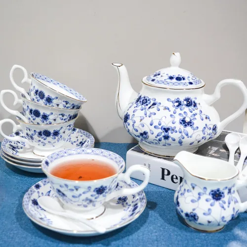 Vista 2 de Juego de té de porcelana de hueso, juego de té de porcelana de 21 piezas para adultos, tazas de té y platillos para 6, con tetera, cucharas, Azul