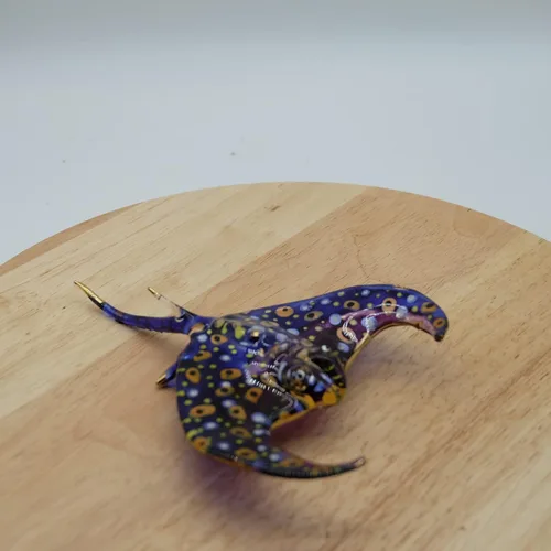 Vista 2 de Spotted Eagle Ray Stingray Fish Aqurium Marine Animal Soplado a mano Figura de cristal