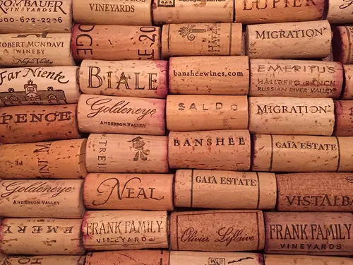 Vista 2 de 50 corchos reciclados de primera calidad, corchos de vino naturales de Estados Unidos