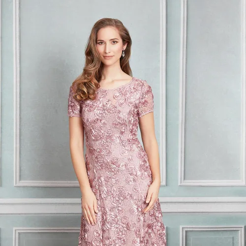 Vista 3 de Petite Cocktail Dress in Rosette Lace with Cap Sleeves