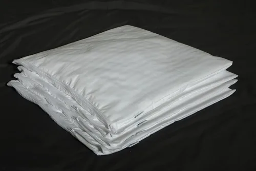 Vista 7 de Paquete de 4 protectores de almohada a prueba de plumas de 22 x 22 pulgadas, fundas impermeables para almohadas cuadradas de plumón de ganso