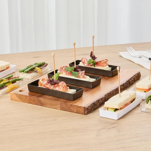 Vista 8 de Restaurantware Mini platos de degustación de 5.2 x 1.8 pulgadas, 100 platos rectangulares desechables de plástico, platos de plástico negro