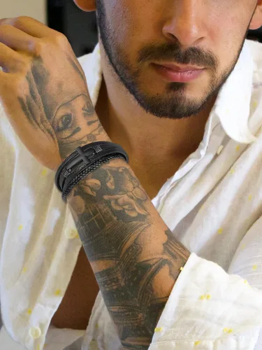 Vista 2 de Pulsera de cuero para hombre con cruz trenzada de varias capas con cierre de acero inoxidable, regalos religiosos cristianos para él
