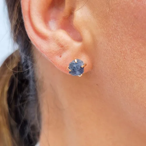 Vista 2 de Aretes de piedra preciosa natural en bruto con oro rosa sobre plata de ley 925, 6 a 0.276 in, regalo de piedra de nacimiento de calidad genuina