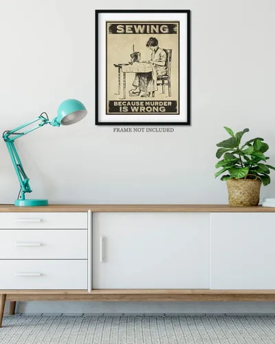 Vista 4 de Decoración de habitación de Sewing Because Murder Is Wrong, decoración de pared retro para cocina, baño, dormitorio, divertido regalo de arte