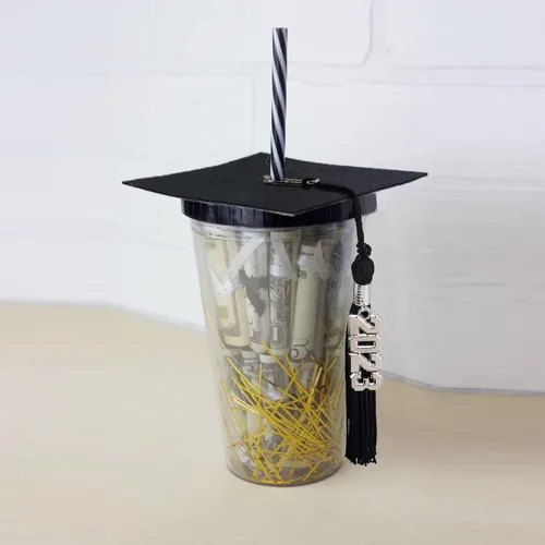 Vista 3 de GraduationMall Llavero de borla de graduación con dije extraíble de año de plata 2023, llavero de graduación, regalo para él y ella, negro, 1 pieza
