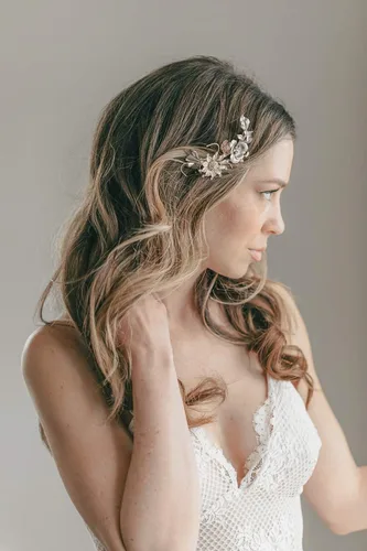 Vista 8 de Small Rose Gold Crystal Bridal Hair Clip By Veiled Beauty Boho Gilded Gold Leaf Crystal Wedding Hair Comb with Blush and Pewter Floral Accents
