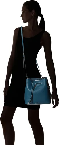 Vista 8 de Calvin Klein - Bolsa Gabrianna al hombro para mujer