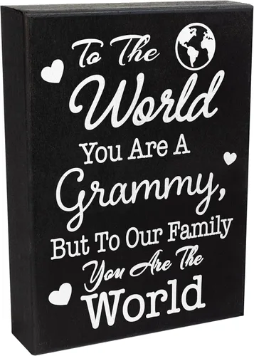 Vista 7 de JennyGems Regalos de Grammy – Cartel de madera «To The World You Are A Grammy But To Family You Are World» – Estante sentimental o decoración