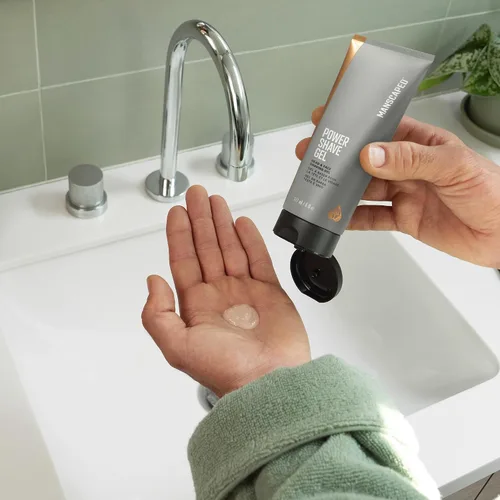 Vista 6 de MANSCAPED® The Plow® 2.0 & Power Shave Gel, paquete de afeitado facial para hombre con maquinilla de afeitar de seguridad de una sola hoja y gel
