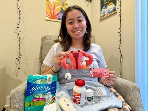 Vista 3 de GIANT MICROBES Juguete de peluche de útero, regalos de histerectomía, conciencia de endometriosis, regalos feministas, regalo de fertilidad, regalo