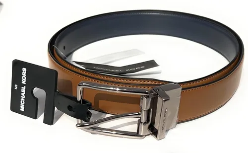 Vista 2 de Michael Kors Cinturón de vestir reversible de cuero de PVC cortado para hombre, marino