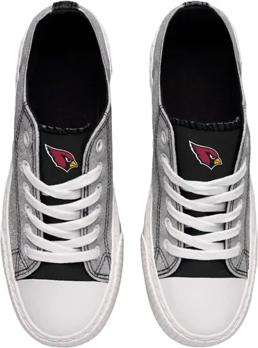 Vista 3 de Tenis de lona corte Low-Top con purpurina para mujer diseño de los Arizona Cardinals de la NFL con el color del equipo talle 10XXL.