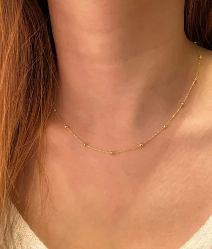 Vista 2 de WanBigVa Collar con inicial en capas de oro para mujer, hecho a mano, chapado en oro de 14 quilates, collar con dije de corazón pequeño, collar