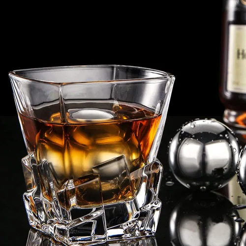 Vista 4 de Piedras de whisky, 2 piezas de cubitos de hielo de metal reutilizables, bolas de whisky redondas de acero inoxidable, bolas de whisky esféricas