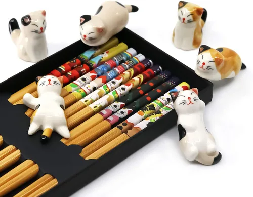 Vista 7 de Juego de 5 pares de palillos y palillos, lindo soporte para palillos de gato de la suerte para 6 gatos, juego de regalo de soporte para palillos