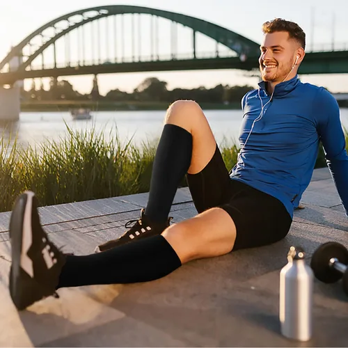 Vista 6 de FuelMeFoot Calcetines de compresión - 20-30mmHg Soporte graduado para hombres y mujeres, ideales para fútbol, correr y enfermeras