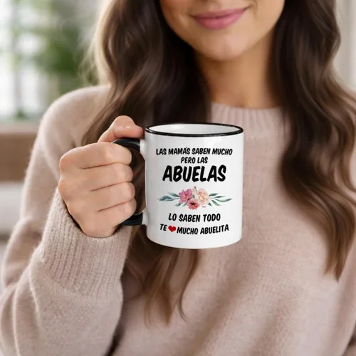 Vista 2 de Casitika Las Mamás Saben Mucho Pero Las Abuelas Lo Saben Todo. Taza de café Abuela – Regalo para la abuela española, divertida taza de cerámica