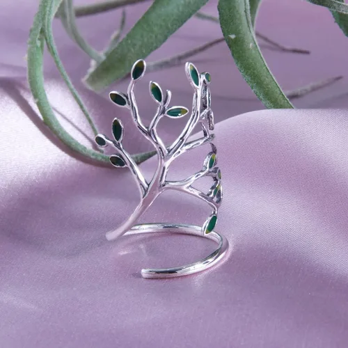 Vista 4 de Helen de Lete, encantador anillo de plata con forma de gatito.