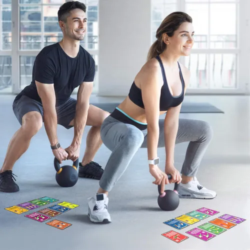 Vista 2 de Tarjetas de ejercicio Stack 52 con pesa rusa. Juego de cartas para entrenamiento de peso corporal. Incluye instrucciones en video. Aprende