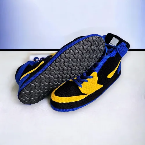 Vista 7 de Byseay - Zapatillas deportivas de ganchillo hechas a mano, calzado unisex de punto personalizado, zapatos Jordan para interiores retro acogedores