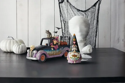 Vista 7 de Enesco Jim Shore Heartwood Creek - Figura de camioneta con ruedas malvadas de Halloween, resina de piedra, hecha a mano, figuras de bruja