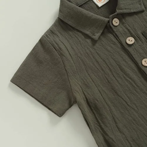 Vista 4 de BULINGNA Conjunto de 2 piezas de camiseta de manga corta con botones y pantalones cortos para bebé, algodón, lino, verano Verde militar