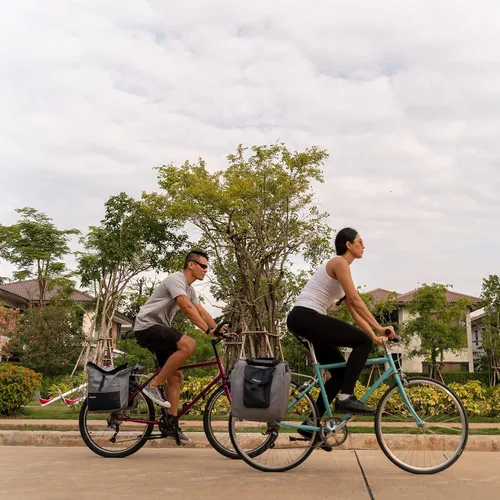 Vista 4 de Vincita Bolsas laterales de ciclismo resistentes al agua con cubierta de lluvia, grande, asa de transporte, puntos reflectantes, portabicicicletas
