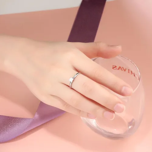 Vista 3 de SILBERTALE Anillo de plata de ley 925 con piedra natal pequeña, talla princesa, solitario, anillo de compromiso para mujer, anillo de boda apilable