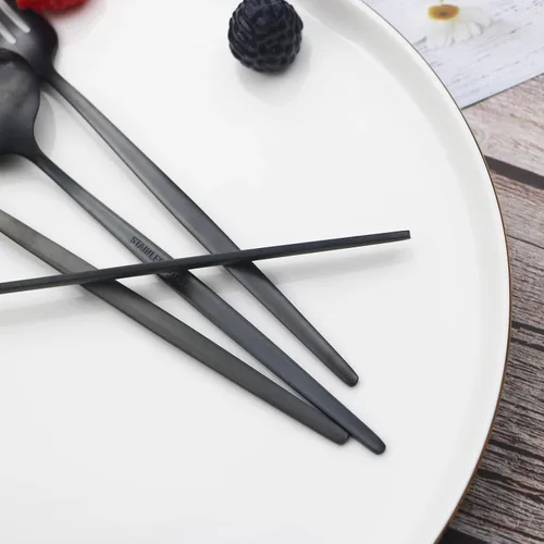 Vista 4 de JASHII Juego de cubiertos mate de 36 piezas con mango plano acabado satinado negro acero inoxidable cubiertos servicio para 6 para cocina casera
