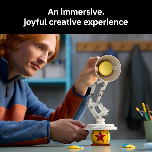 Vista 3 de LEGO Ideas Disney Pixar Luxo Jr. - Juego de decoración de habitación y construcción para adultos - Decoración de oficina y escritorio para mujeres