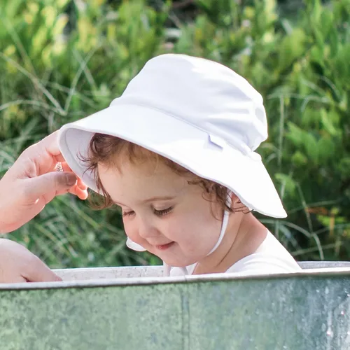Vista 2 de Gorro I play by Green Sprouts, de natación, transpirable, para bebé, Gorro de natación y sol transpirable., 2-4T