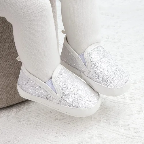 Vista 4 de KIDSUN Zapatos deportivos para bebés y niñas, suela suave, antideslizantes, para recién nacidos, color blanco, casual, zapatos para cuna