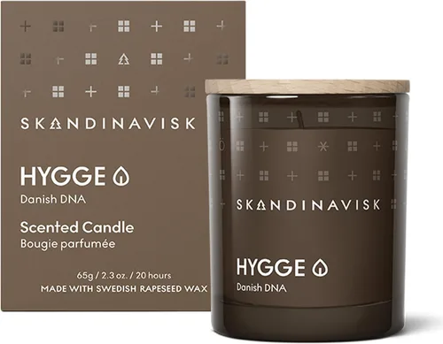 Vista 23 de Skandinavisk HAV - Vela perfumada 'Sea' Mini. Notas de fragancia: Spray de sal y algas marinas, espino y rosa de playa. 2.3 oz.