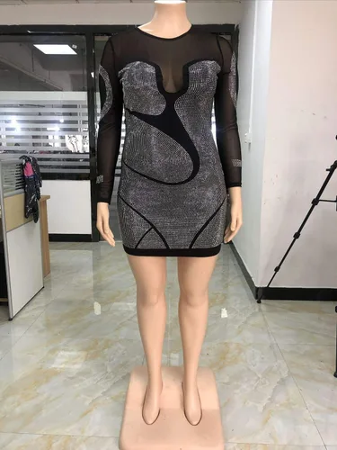 Vista 3 de IyMoo Vestido corto sexy de manga larga con diamantes de imitación de malla transparente para mujer para fiesta club club