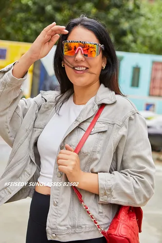 Vista 4 de FEISEDY Gafas de sol deportivas de gran tamaño de los años 80, gafas de esquí con parte superior plana, visera futurista de una pieza para mujeres