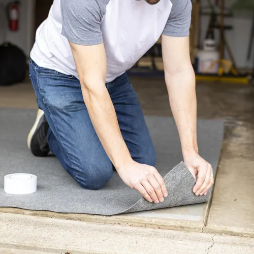 Vista 8 de Cinta de fibra de vidrio para alfombras interiores y exteriores marca Duck 392907, Rojo, blanco