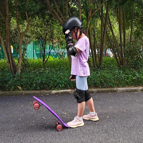 Vista 6 de JBM Rodilleras para adultos y niños, coderas y muñequeras para patinaje en línea, patinaje, patinaje Negro