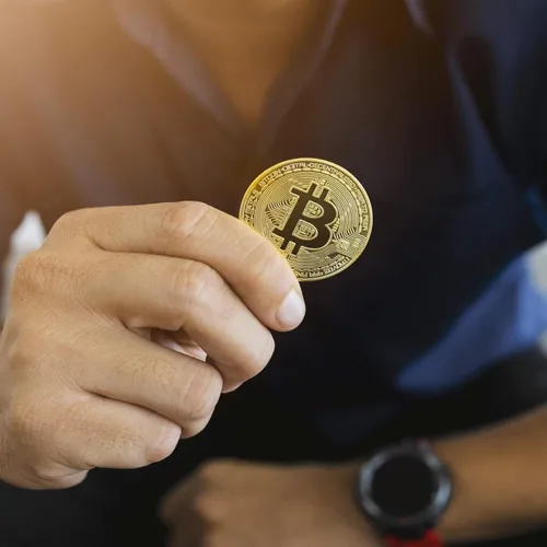 Vista 3 de 1 moneda conmemorativa Bitcoin chapada en oro de 24 quilates, criptomoneda BTC de 0.118 in coleccionable con funda protectora, criptomoneda