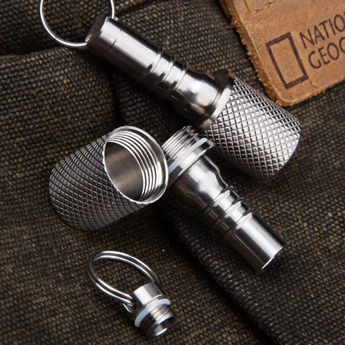 Vista 7 de Llavero pastillero, estuche de titanio pequeño organizador impermeable, contenedor EDC tubo de metal para acampar al aire libre, viajes, hombres