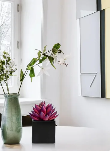 Vista 2 de Serene Spaces Living Juego de 4 jarrones negros en forma de cubo, modernos jarrones cuadrados de cerámica negro mate para centros de mesa