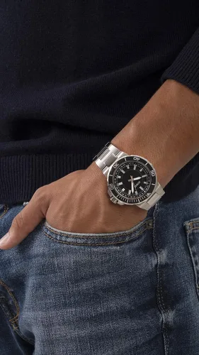 Vista 8 de GUESS Mens Sport Diver-Inspired 44mm Watch