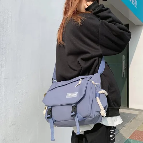 Vista 8 de Inshere Bolso cruzado estético con bonitos pines y adornos, bolsa de mensajero casual para el hombro, bolsa japonesa Kawaii para mujeres y hombres