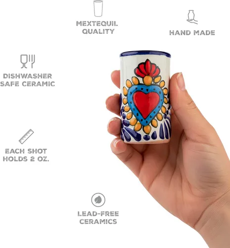 Vista 2 de Juego de 4 vasos de chupito Talavera auténticos mexicanos para tequila - Pintados a mano - 2 Oz (Corazón Azul)