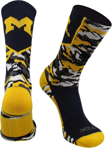 Vista 6 de TCK NCAA Woodland Camo Crew Socks – Officially Licensed Collegiate Fan Gear – Durable Cushioned Moisture Wicking Socks