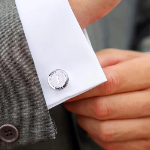 Vista 5 de THUNARAZ Juego de gemelos con inicial y clip de corbata para hombre, gemelos personalizados del alfabeto A-Z y barra de corbata con caja de regalo